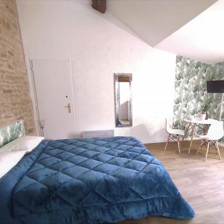 Appartement Oingt - Les Meubles Des Pierres Dorees Theize Bagian luar foto