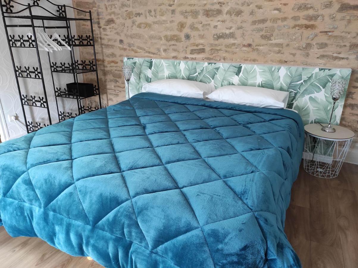 Appartement Oingt - Les Meubles Des Pierres Dorees Theize Bagian luar foto