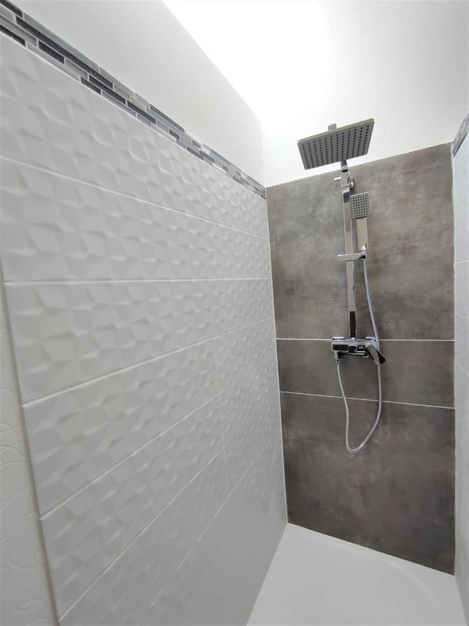 Appartement Oingt - Les Meubles Des Pierres Dorees Theize Bagian luar foto